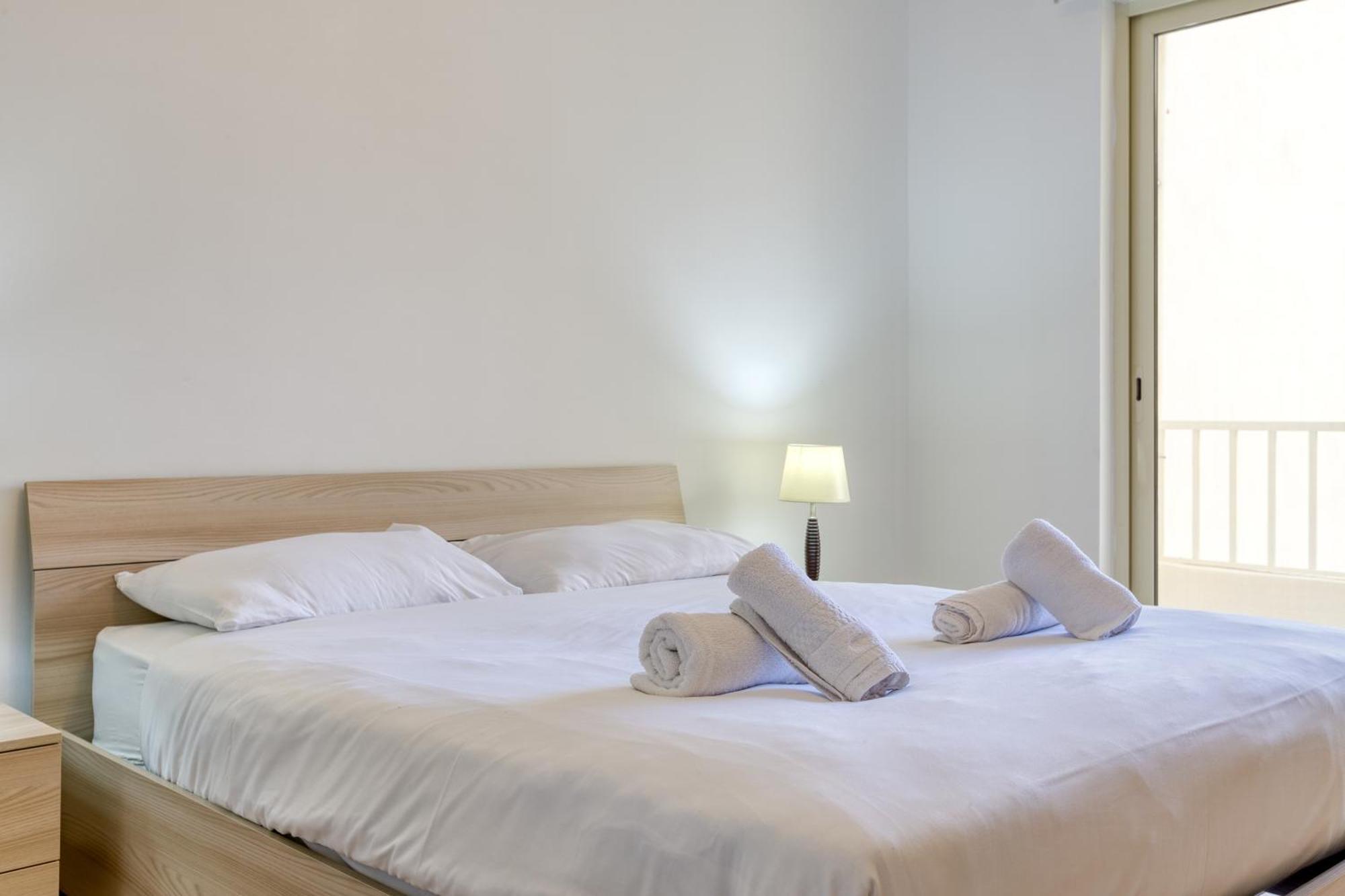Seafront Sliema Apartment With Balcony & Sea Views By Jl 外观 照片