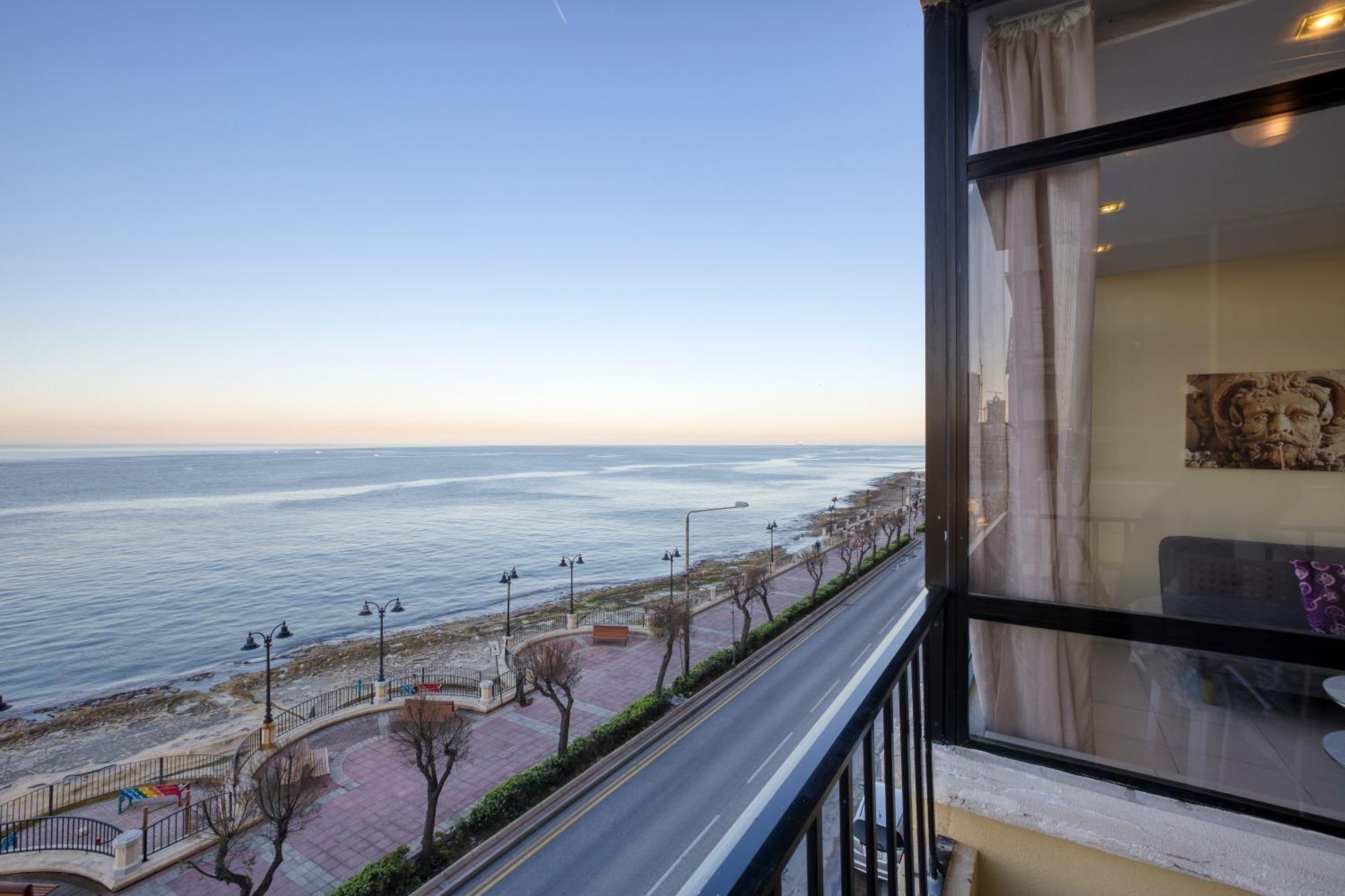 Seafront Sliema Apartment With Balcony & Sea Views By Jl 外观 照片