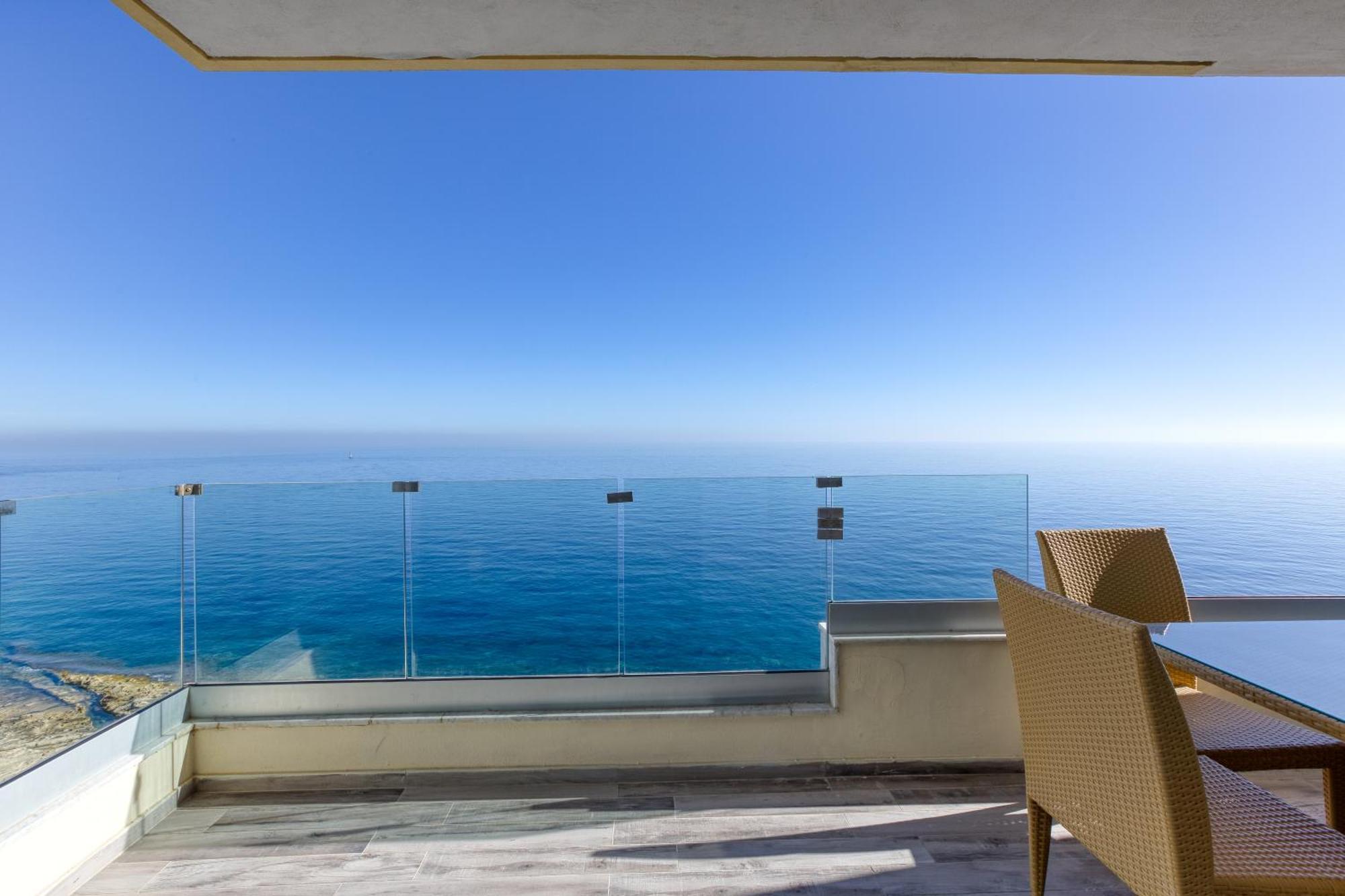 Seafront Sliema Apartment With Balcony & Sea Views By Jl 外观 照片