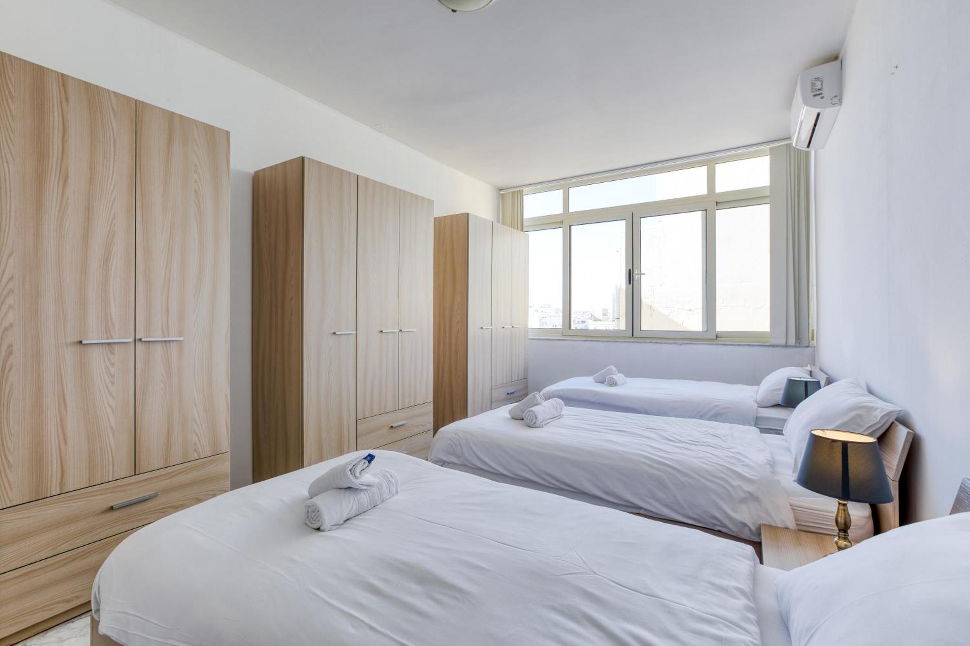 Seafront Sliema Apartment With Balcony & Sea Views By Jl 外观 照片
