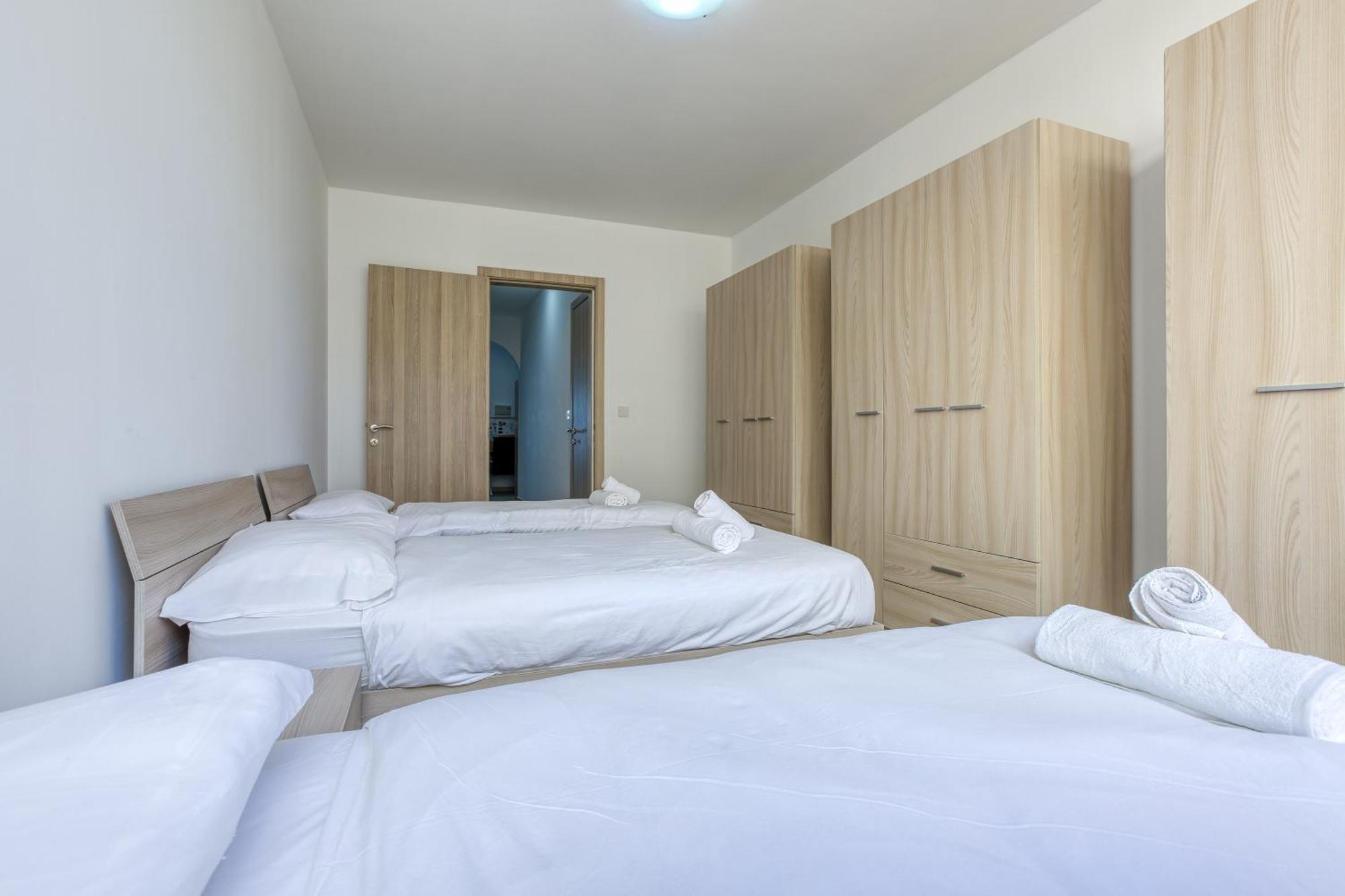 Seafront Sliema Apartment With Balcony & Sea Views By Jl 外观 照片
