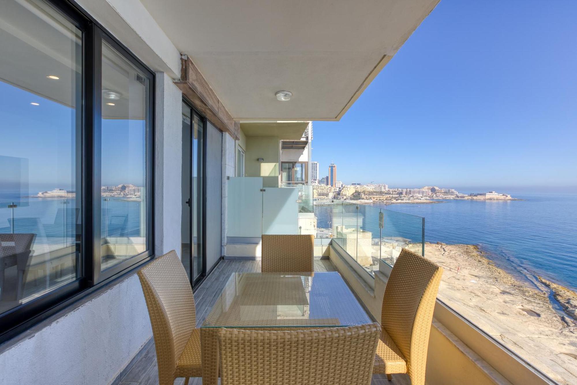 Seafront Sliema Apartment With Balcony & Sea Views By Jl 外观 照片